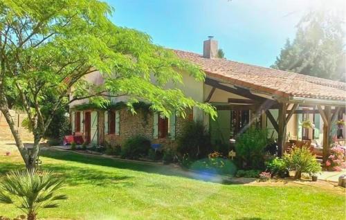 Mauleon-d'Armagnac House | Amazing Home In Mauléon-D'armagnac