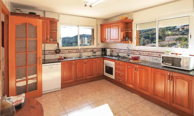 Alella House | Amazing home in Alella with 5 Bedrooms, WiFi and Swimming pool
