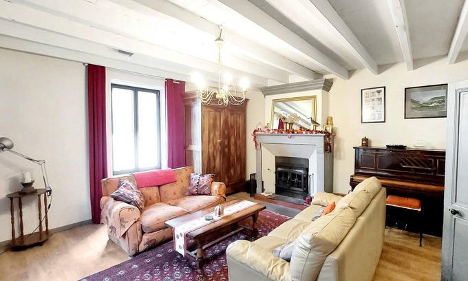 Arcais House | Amazing home in ARCAIS with WiFi