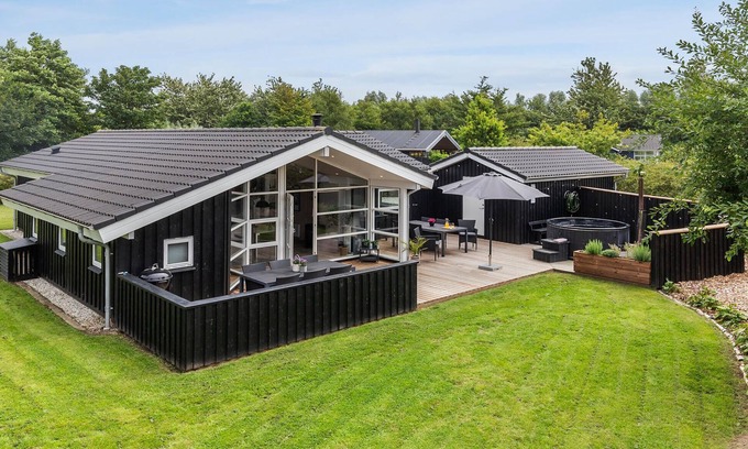 Bork Havn House | Amazing home in Hemmet with sauna