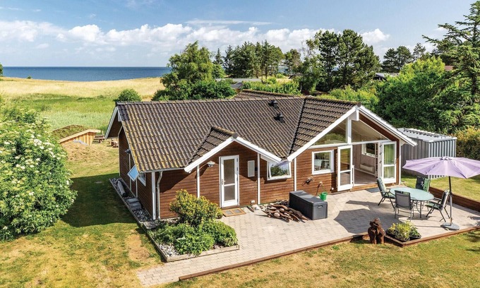 Kalundborg House | Amazing home in Kalundborg with kitchen
