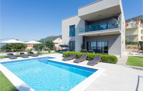 Kastel Kambelovac House | Amazing Home In Kastel Kambelovac