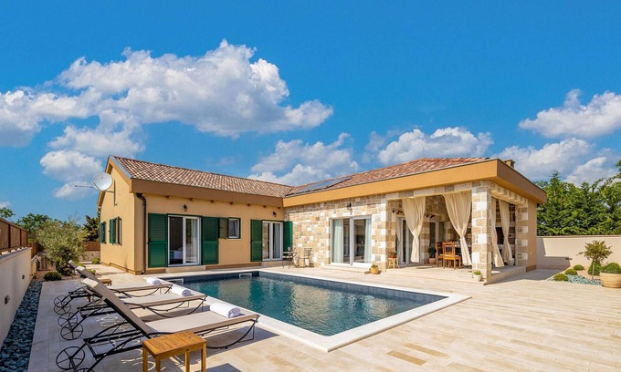 Murvica House | Amazing home in Murvica Donja