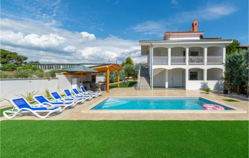 Rosini House | Amazing Home In Rosini With Wifi