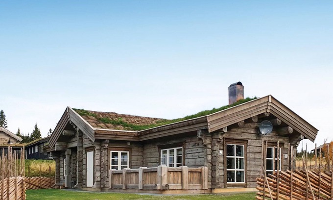 Sjusjoen House | Amazing home in Sjusjøen with sauna