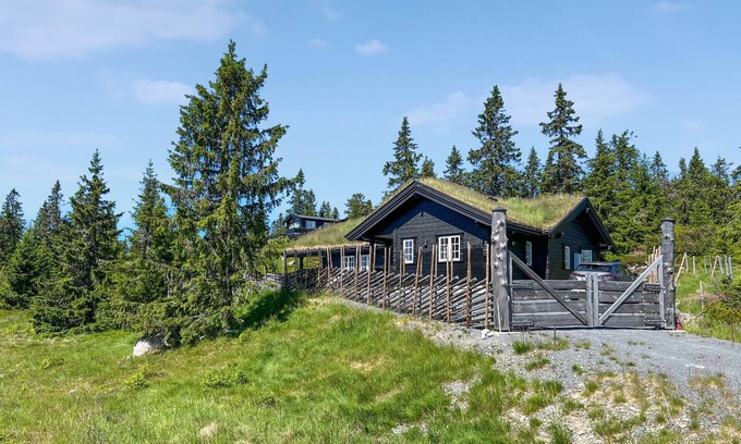 Sjusjoen House | Amazing home in Sjusjøen with sauna