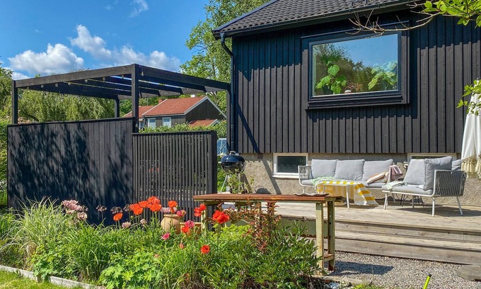 Tollered House | Amazing home in Tollered with kitchen