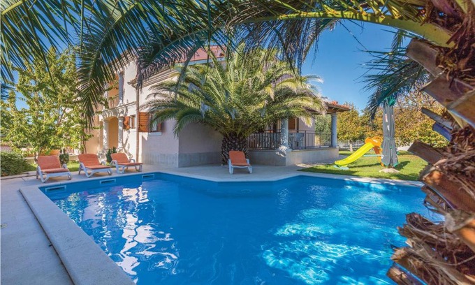 Banjole House | Amazing home in Volme with 8 Bedrooms, Sauna and WiFi