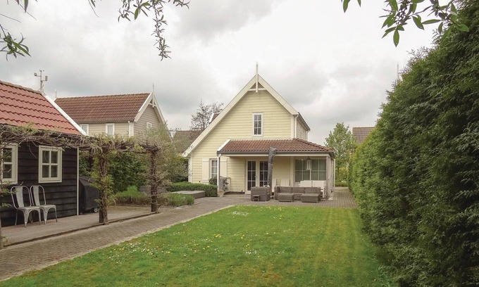 Wemeldinge House | Amazing home in Wemeldinge with WiFi