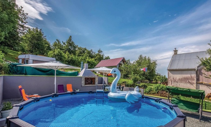 Zlobin House | Amazing home in Zlobin