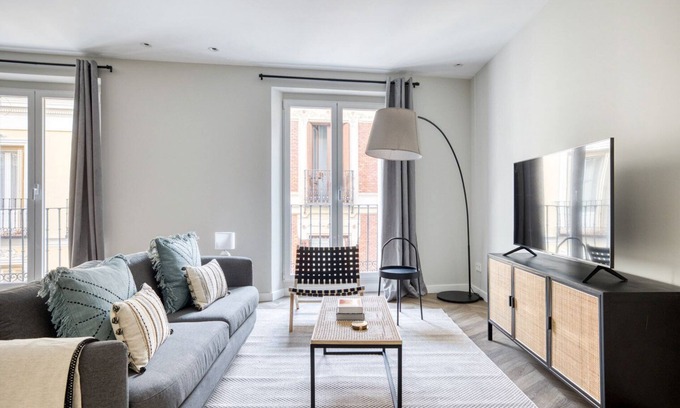 Justicia Apartment | Amazing Justicia 2BR, in the heart of Madrid, by Blueground