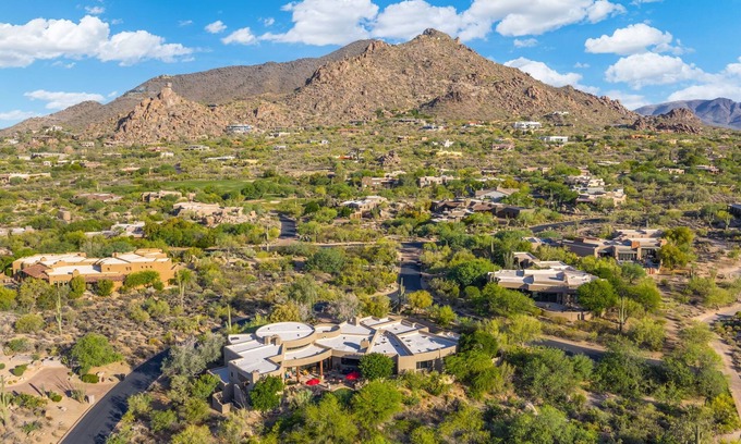 Pinnacle Peak House | AMAZING LUXURY + PRIVACY! U WILL LOVE - Private Pool/Spa+GolfCart @the Boulders