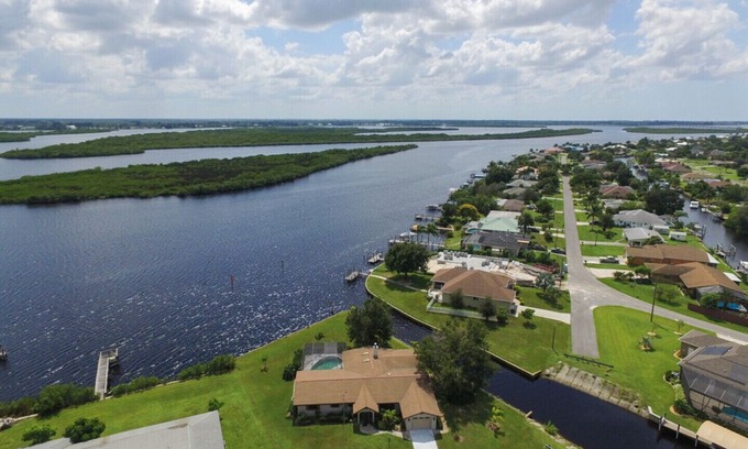 Harbour Heights House | Amazing Peace River Paradise, Endless Water Views