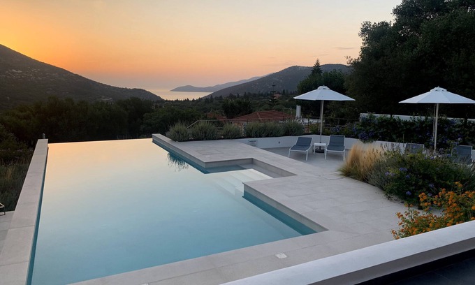 Makriotika Villa | Amazing sea views,Privacy, Luxurious Infinity Pool, High-Speed Internet, BBQ,A/C