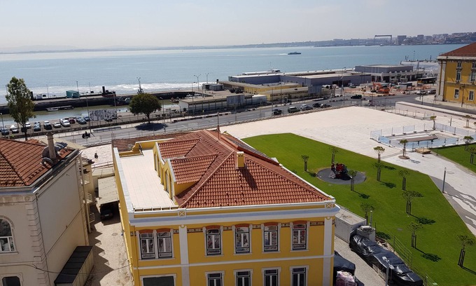 Se Apartment | Amazing top floor apartment - River Views - Free Wifi