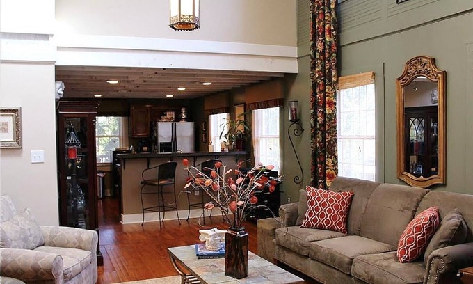 Athens Condo | Amazing Unique Athens Condo In Renovated Church! Walk To Downtown/UGA/Sanford