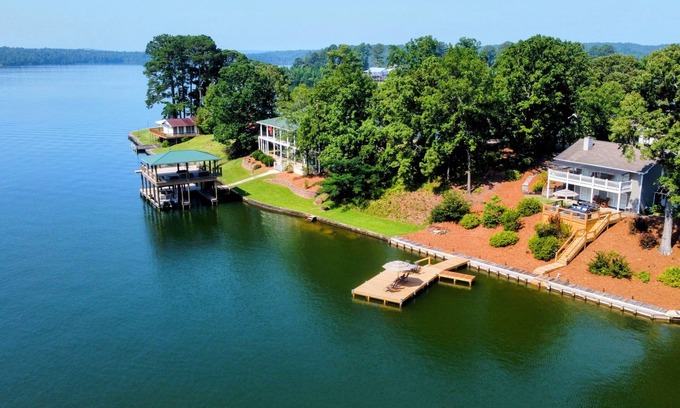 Jacksons' Gap House | Amazing View Lakefront Home Lake MartinnBeautiful Remodeled Lakefront with Dock