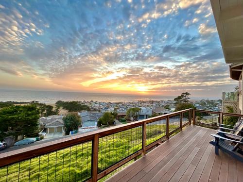 Marine Terrace House | Amazing View Newly Remodeled -L2 EV Charger- Pet Friendly