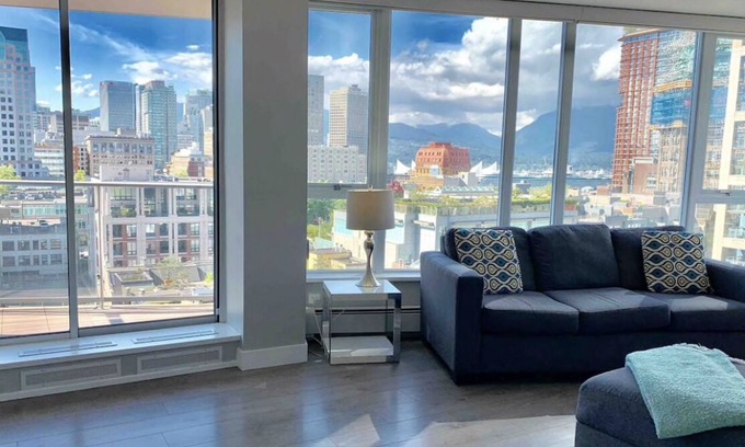 Central Apartment | Amazing Views, DT, Free Parking