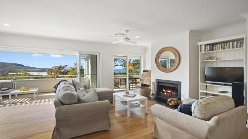 Killcare House | Amazing Views, Pet friendly on Grandview