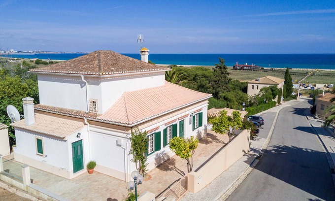 Meia Praia Villa | Amazing Villa "2 steps away" from the beach