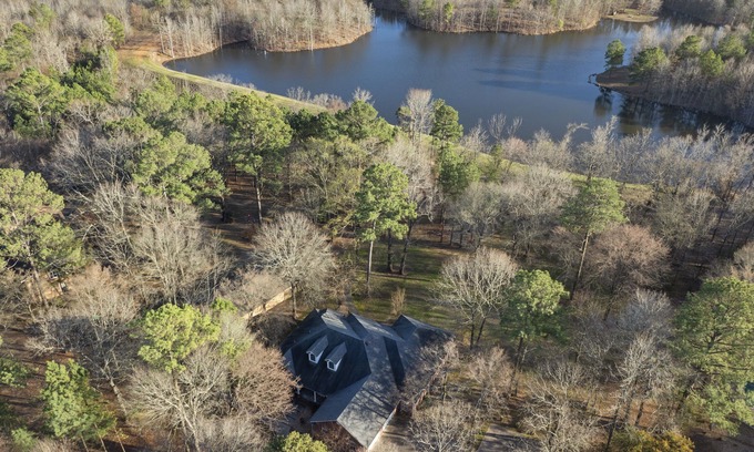 Broken Bow House | Amazing Water View 5 Bedrooms Hot Tub Games & a Fire pit
