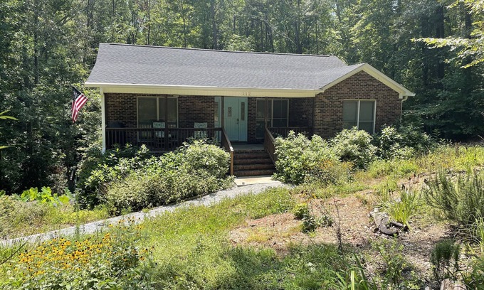 Salem Cabin | Amazingly Serene Mountain Get Away