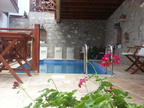 Selcuk House | Amazon Petite Palace