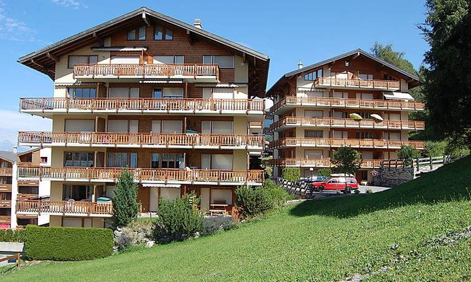 Saint-Pierre-de-Clages Apartment | Ambassador 2/12