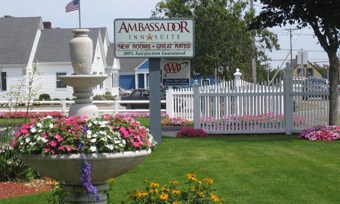 South Yarmouth Hotel | Ambassador Inn and Suites