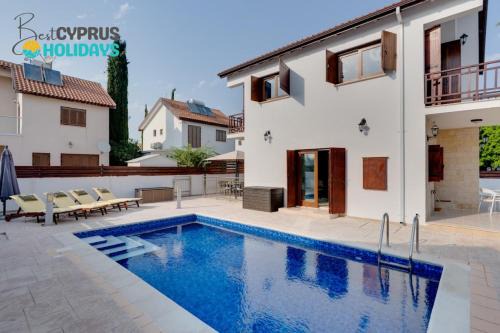 Pyla House | Amelia Beach Villa Wpool -500mfrombeach