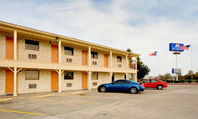 Edna Hotel | Americas Best Value Inn - Edna