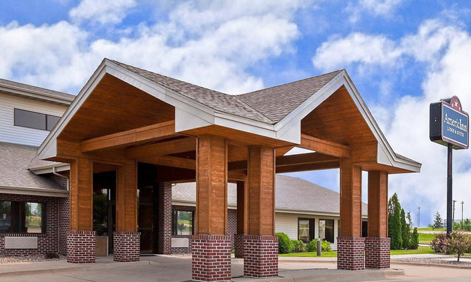 Muscatine Hotel | AmericInn by Wyndham Muscatine