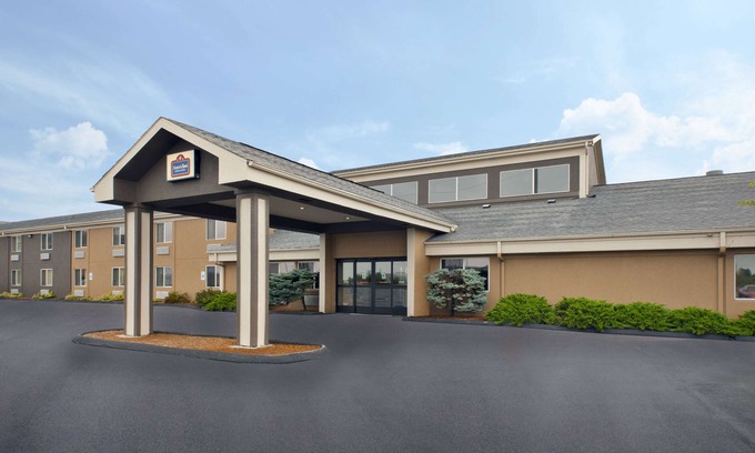 Bay City Hotel | AmericInn by Wyndham Bay City