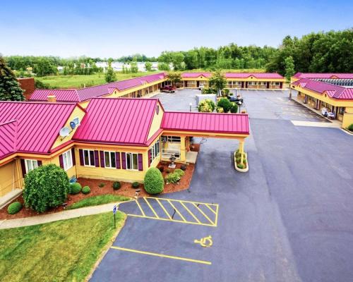 Amherst Hotel | Amherst Inn & Suites