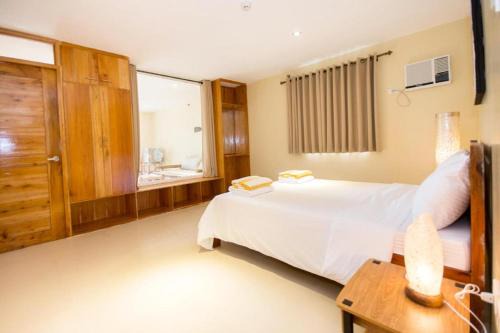 Balabag Apartment | Amor Deluxe Suite with Swimming Pool Access - Hidden Paradise