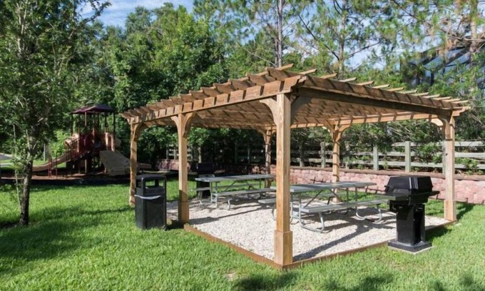 Four Corners Apartment | An Adventure Awaits! Free Parking, Pets Allowed, Kitchenette, Private Balcony