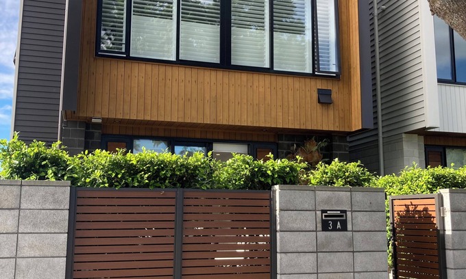 Hospital Hill Apartment | An Ahuriri gem, independent studio away from the busy front row!