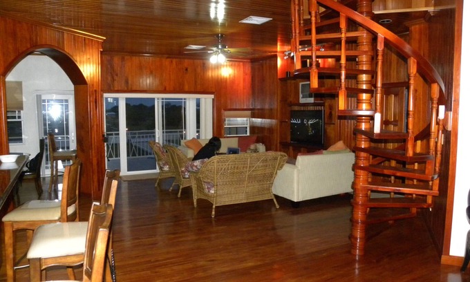 Lake Gardens House | An amazing family/vacation home in a safe picturesque area of Belize
