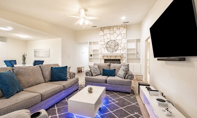 Quail Hollow House | An Austin Gem: Long Stay Discounts + NO Fees!