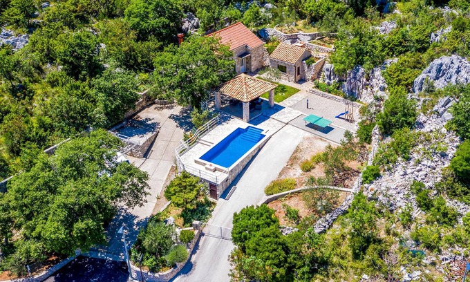Mrcevo House | An authentic Dalmatian stone cottage on a hill, surrounded by unspoiled nature in the heart of the D