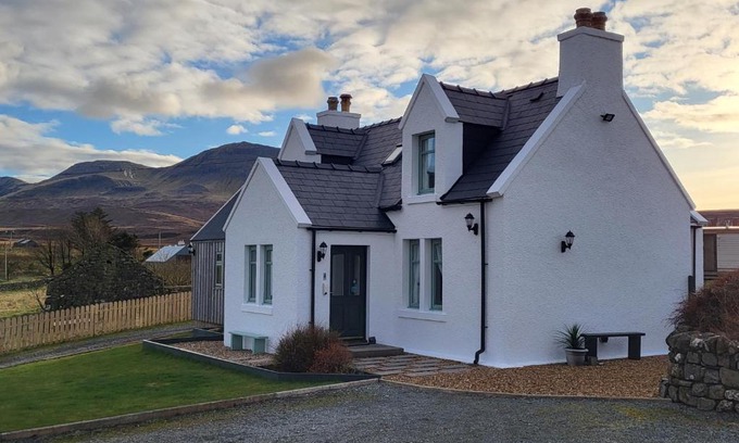 Staffin Bed & Breakfast | An Cnoc Bed & Breakfast