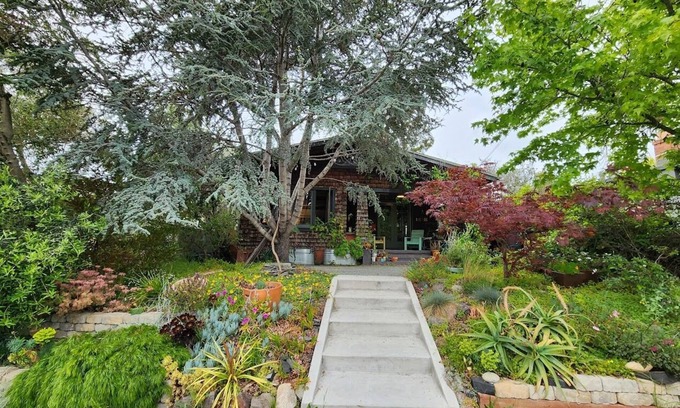 North Berkeley House | An elegant Craftsman's house with a modern garden studio and a huge backyard