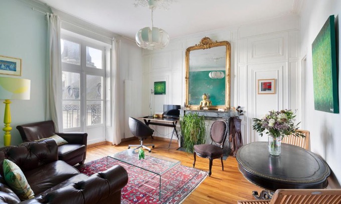 Centre Apartment | AN ERMINIG by Cocoonr
