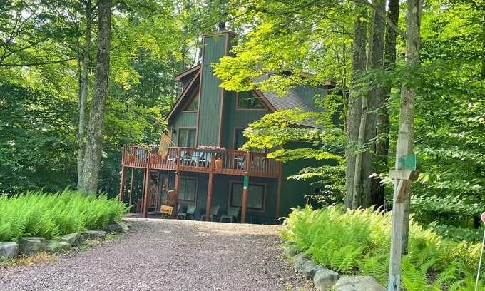 Pocono Lake House | An Ultimate Pocono Lake Retreat Awaits,3 Level home with 4 Bdr, 5 beds & 3 Baths