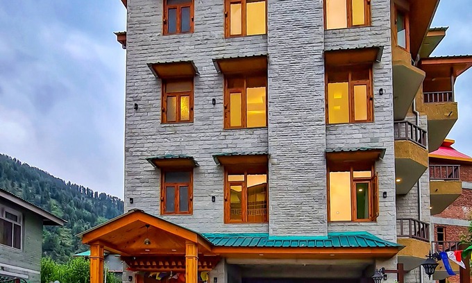 Gadherni Bed & Breakfast | An upscale Homestay in midst of mountains & apple orchards