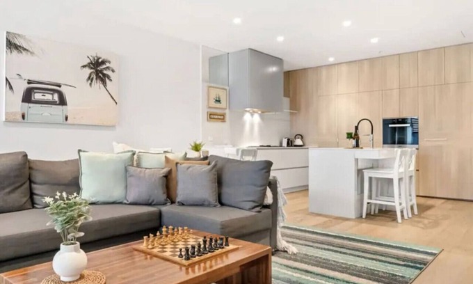 Mornington Apartment | Anchors Away | Escape in the heart of Mornington