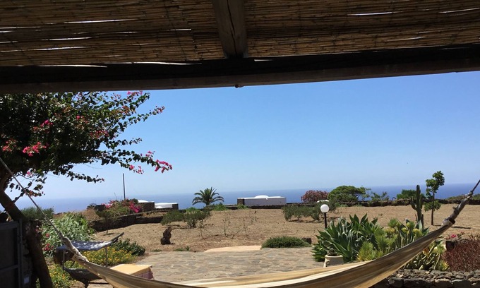 Pantelleria House | Ancient Dammuso in Pantelleria with sea view