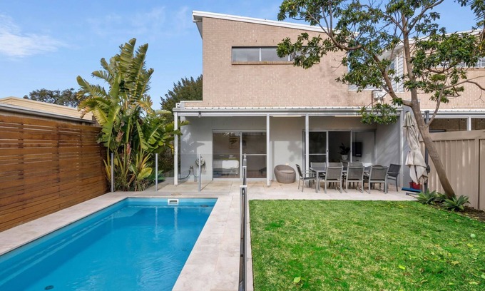 Torquay House | Anderson Pool Premium