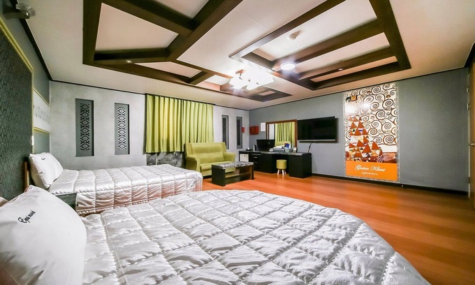 Andong Hotel | Andong Okdong Equus